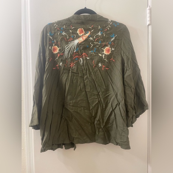 Large New Directions Kimono - Picture 6 of 8